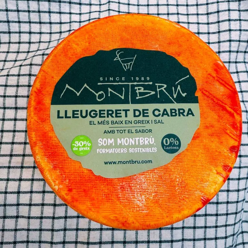 Queso sin lactosa entero Lleugeret de cabra de Montbrú Queso sin lactosa entero Lleugeret de cabra de Montbrú