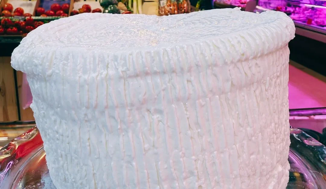 ¿Cómo elegir un queso fresco bajo en sal y bajo en grasa para tu dieta diaria?